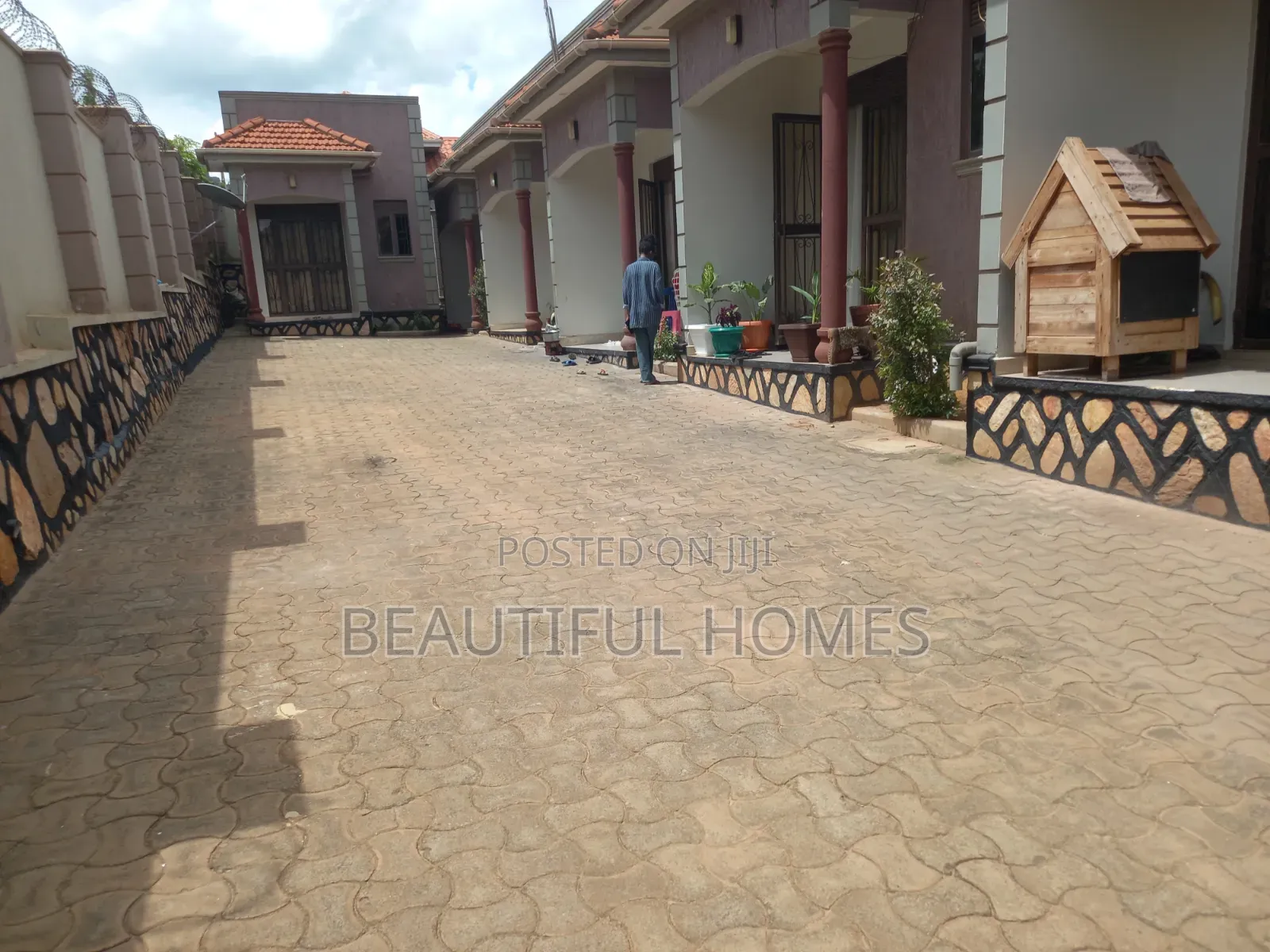 Furnished 1bdrm Apartment in Kira for sale