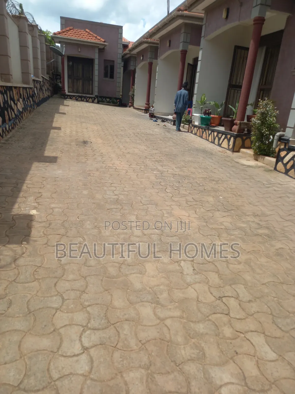 Furnished 1bdrm Apartment in Kira for sale