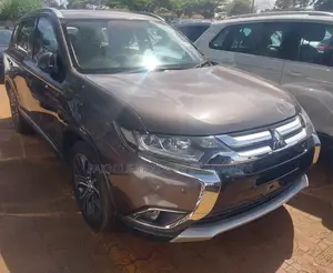 Mitsubishi Outlander 2017 Brown