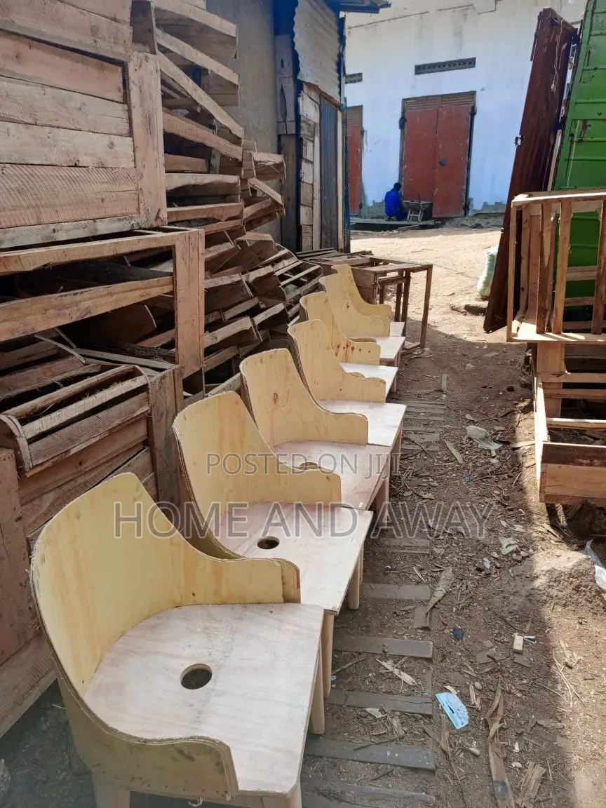 All Accent Sofa Chairs in Uganda From 399,000/- Order Now Any Colour