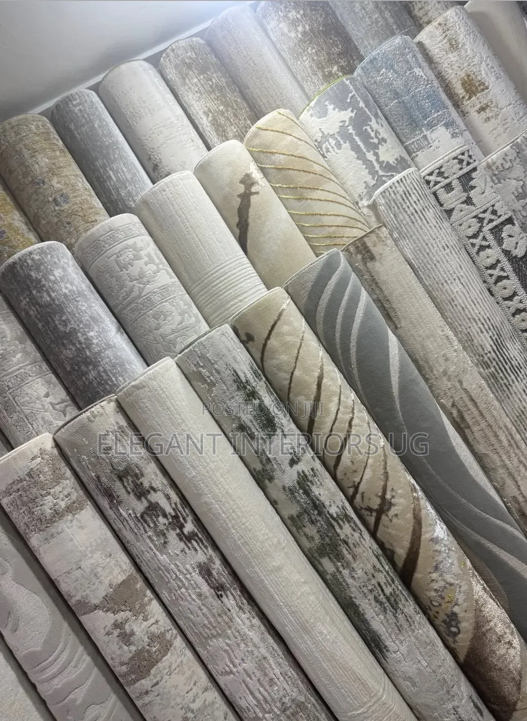 Rich Center Carpets for Homes and Hotels