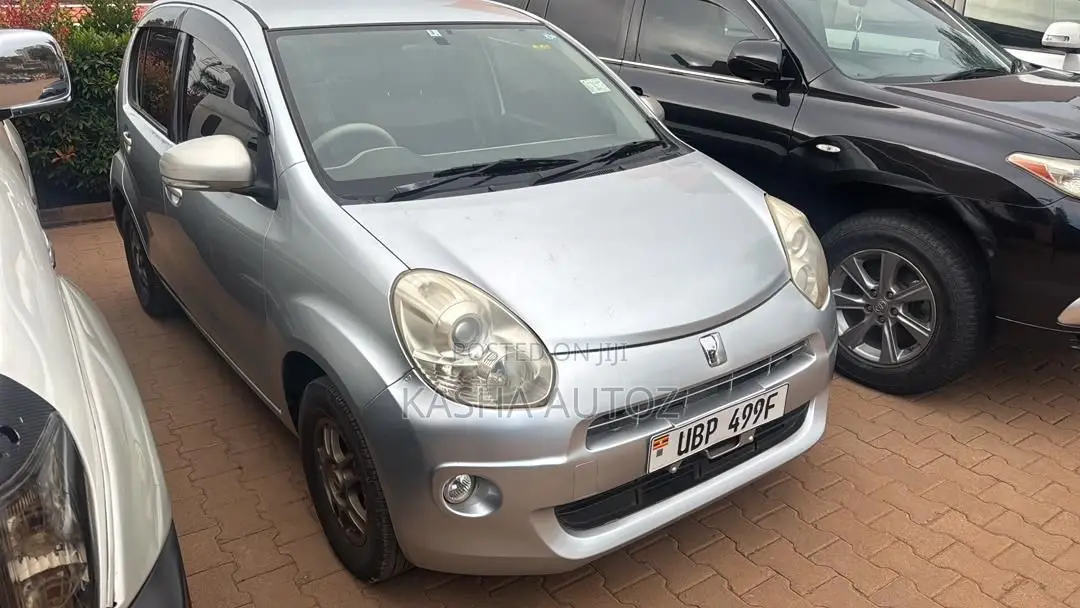 Toyota Passo 2013 Silver