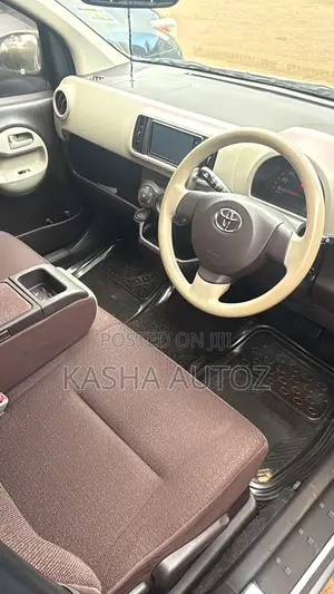 Toyota Passo 2013 Silver