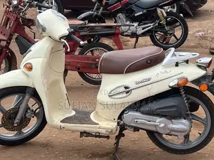 Kymco 2000 White
