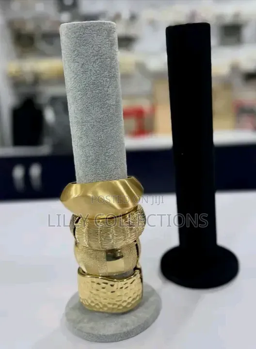 Pole Bangles Display