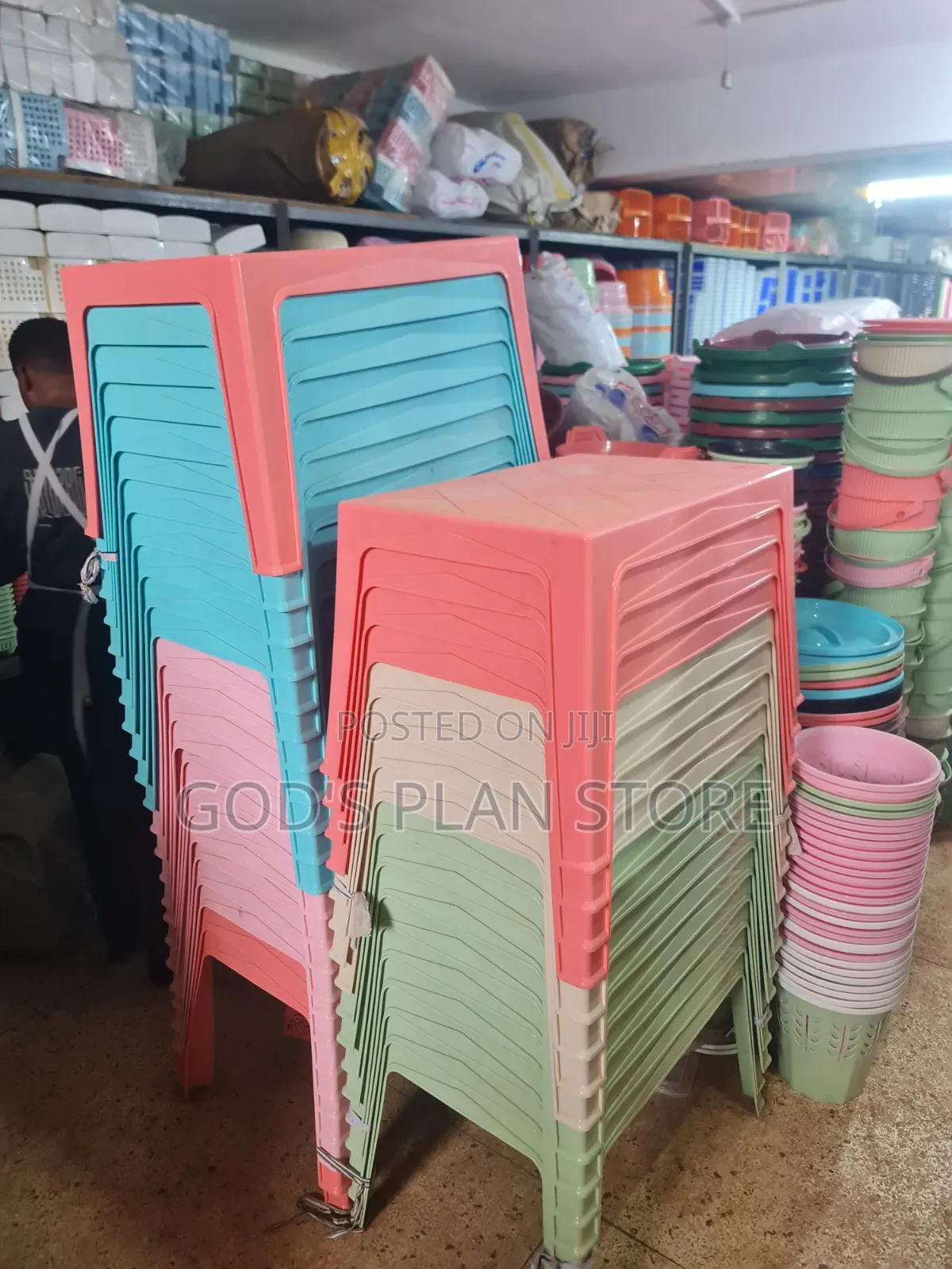 Multicolor Plastic Table Plastic Table 4people