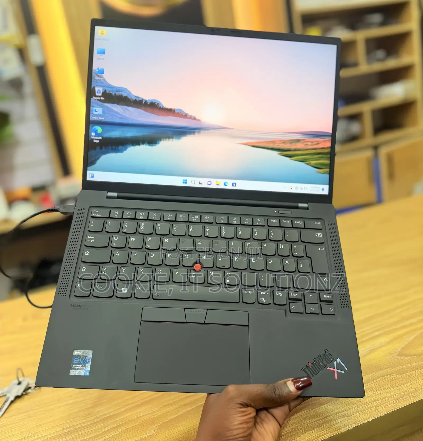 Laptop Lenovo ThinkPad X1 Carbon 16GB Intel Core i7 SSHD (Hybrid) 512GB