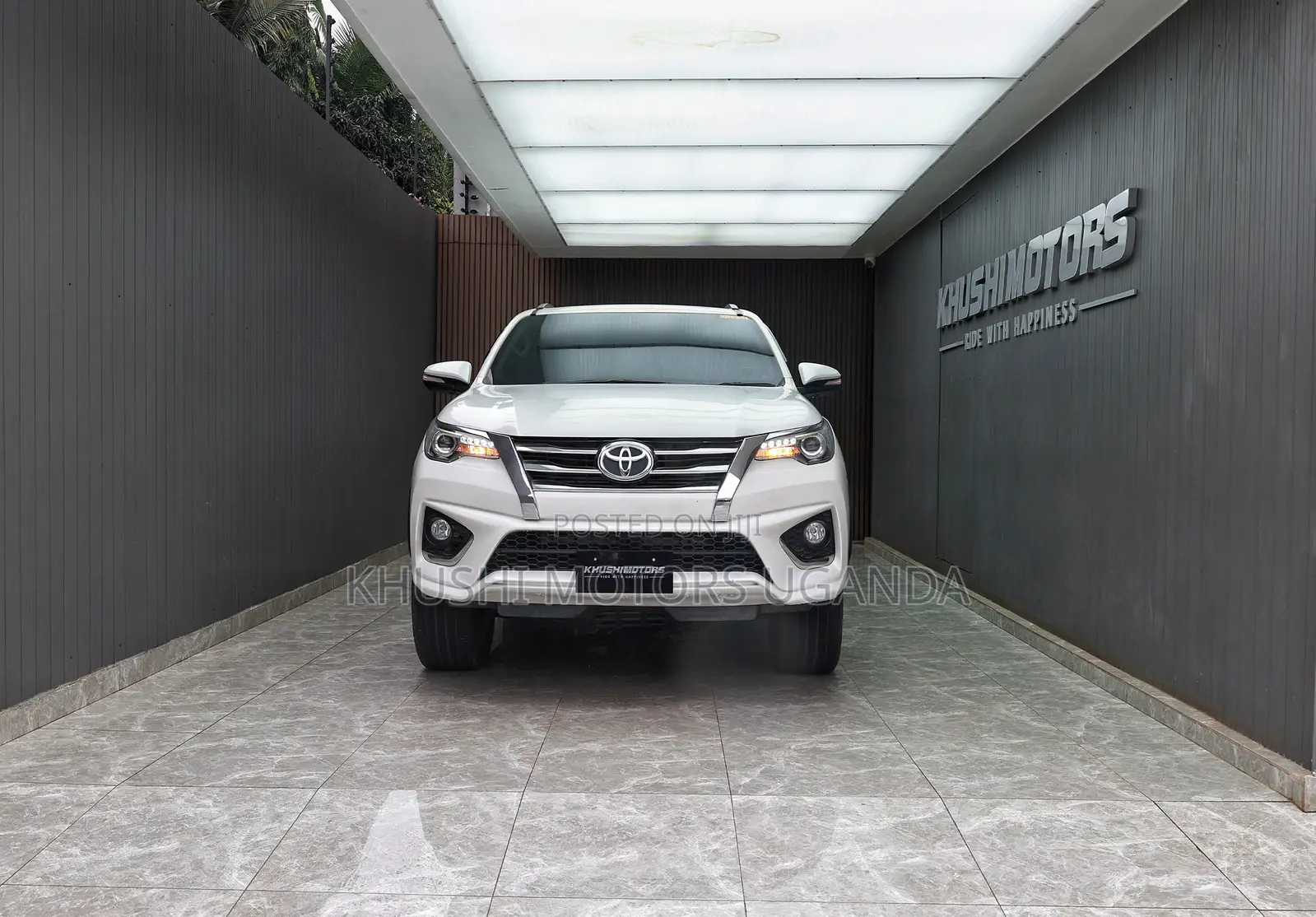 Toyota Fortuner 2.8 D AWD 2017 White