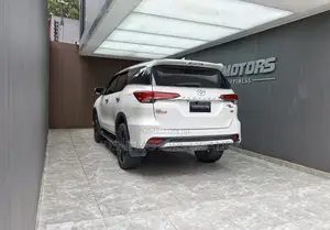 Toyota Fortuner 2.8 D AWD 2017 White