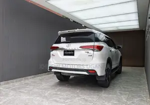 Toyota Fortuner 2.8 D AWD 2017 White