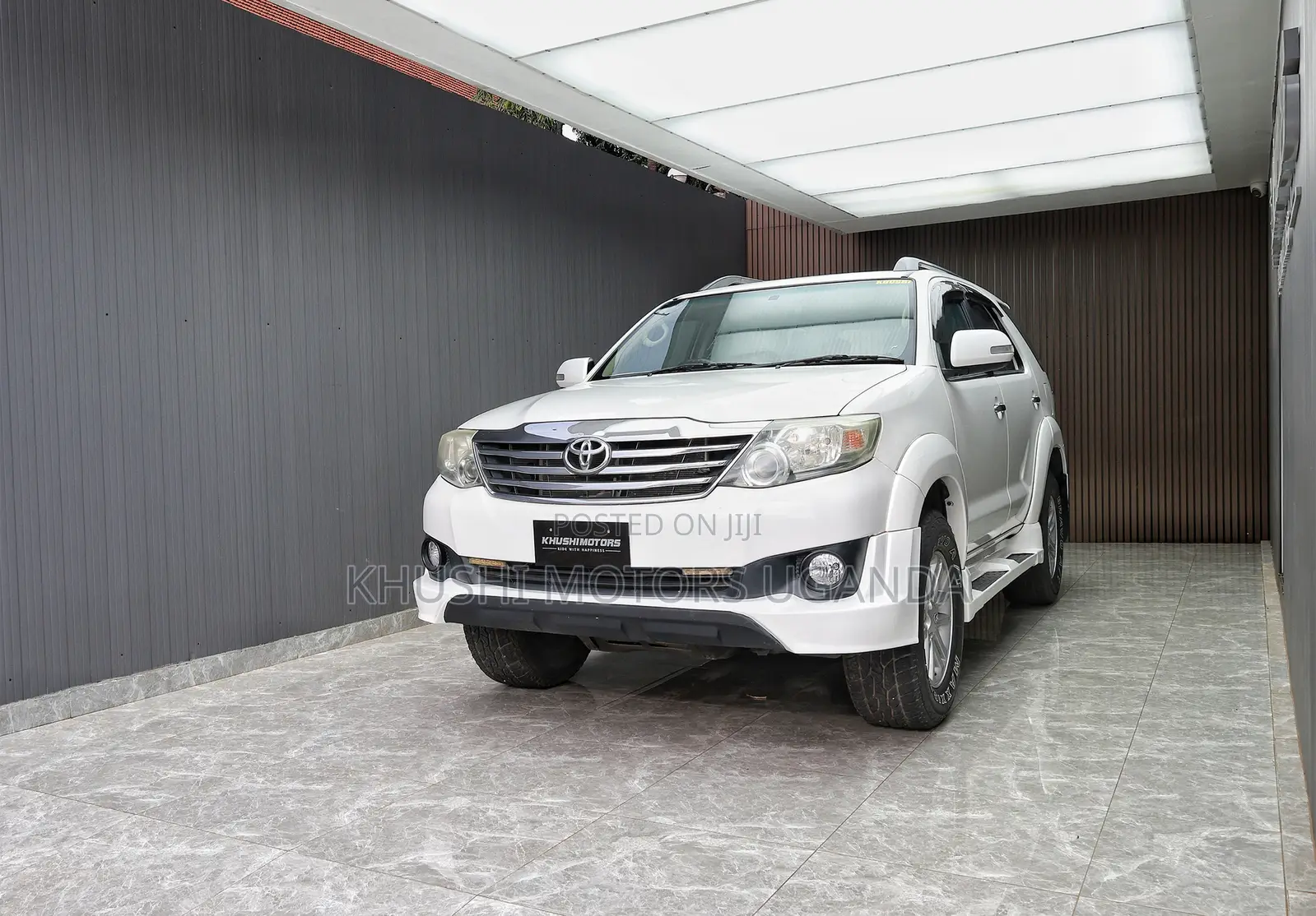 Toyota Fortuner 2.7 AWD 2013 White