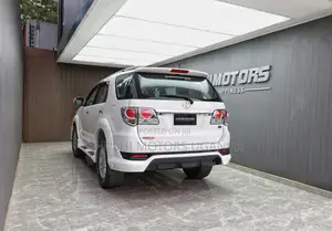 Toyota Fortuner 2.7 AWD 2013 White