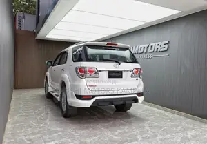 Toyota Fortuner 2.7 AWD 2013 White