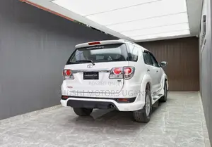 Toyota Fortuner 2.7 AWD 2013 White