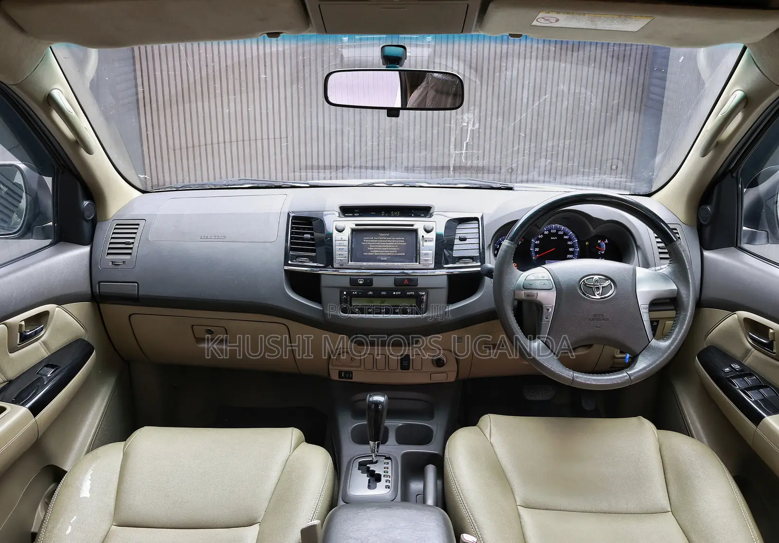 Toyota Fortuner 2.7 AWD 2013 White