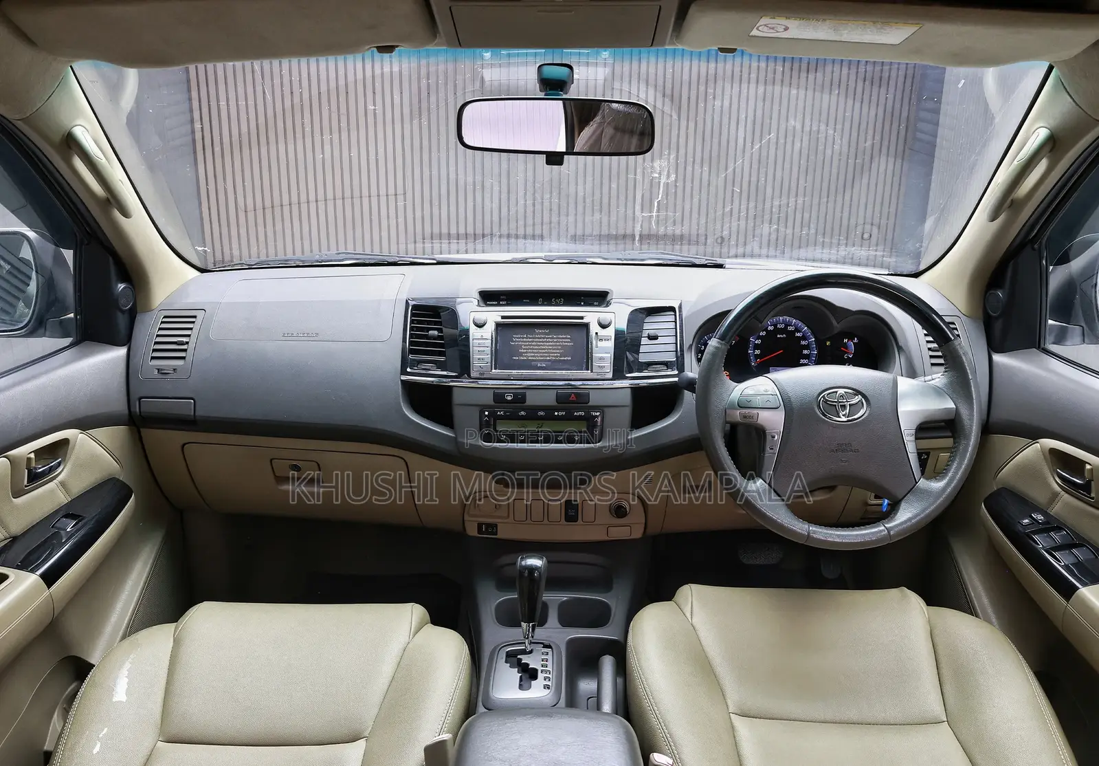 Toyota Fortuner 2.7 AWD 2013 White