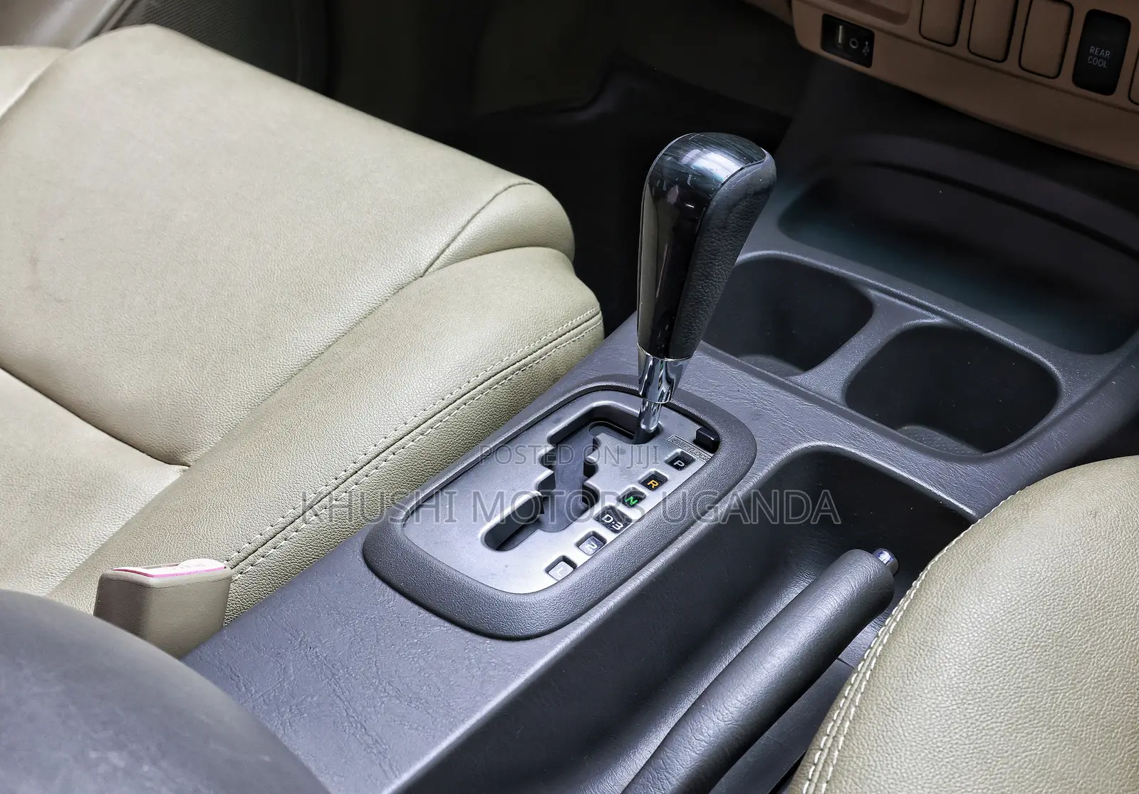 Toyota Fortuner 2.7 AWD 2013 White