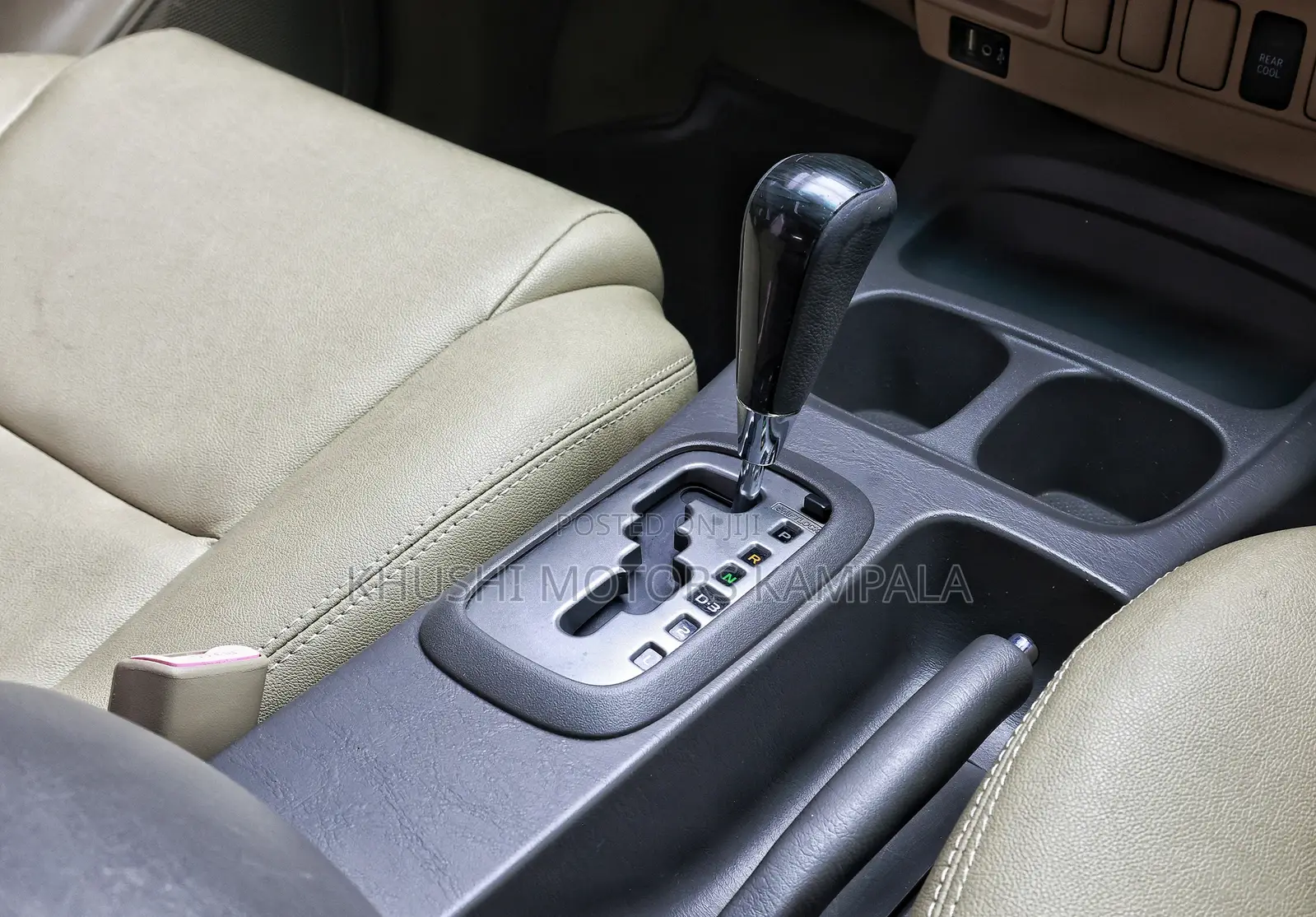 Toyota Fortuner 2.7 AWD 2013 White