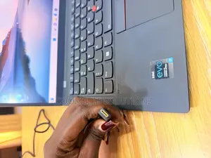 Laptop Lenovo ThinkPad X1 Carbon 16GB Intel Core i7 SSHD (Hybrid) 512GB