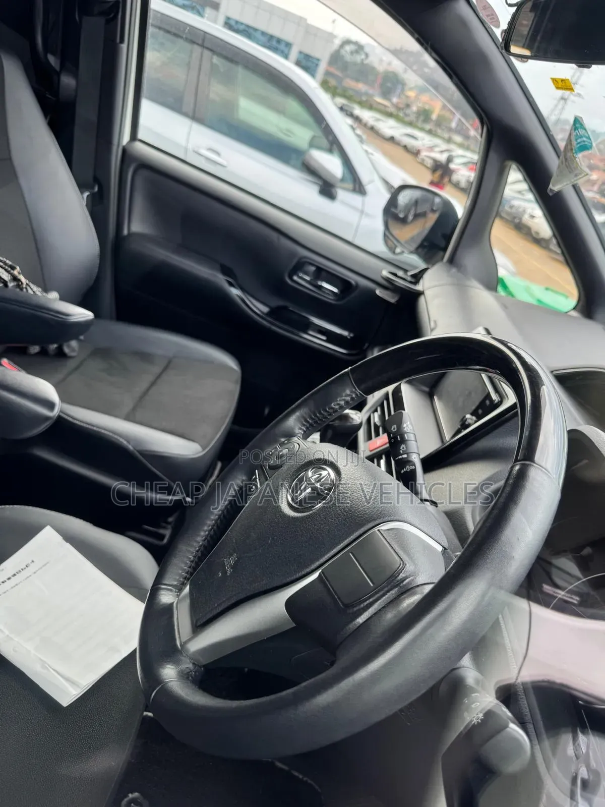 Toyota Noah 2.0 FWD (8 Seater) 2020 White