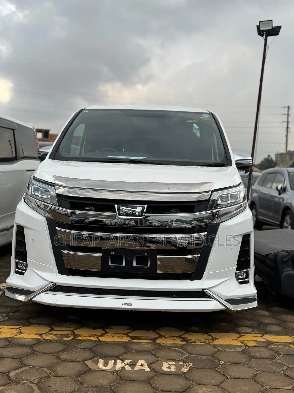 Toyota Noah 2.0 FWD (8 Seater) 2020 White
