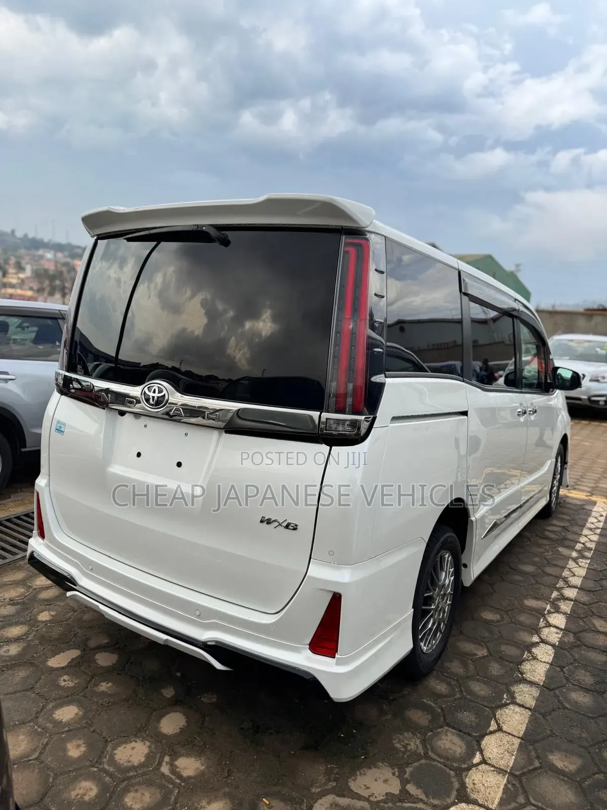 Toyota Noah 2.0 FWD (8 Seater) 2020 White