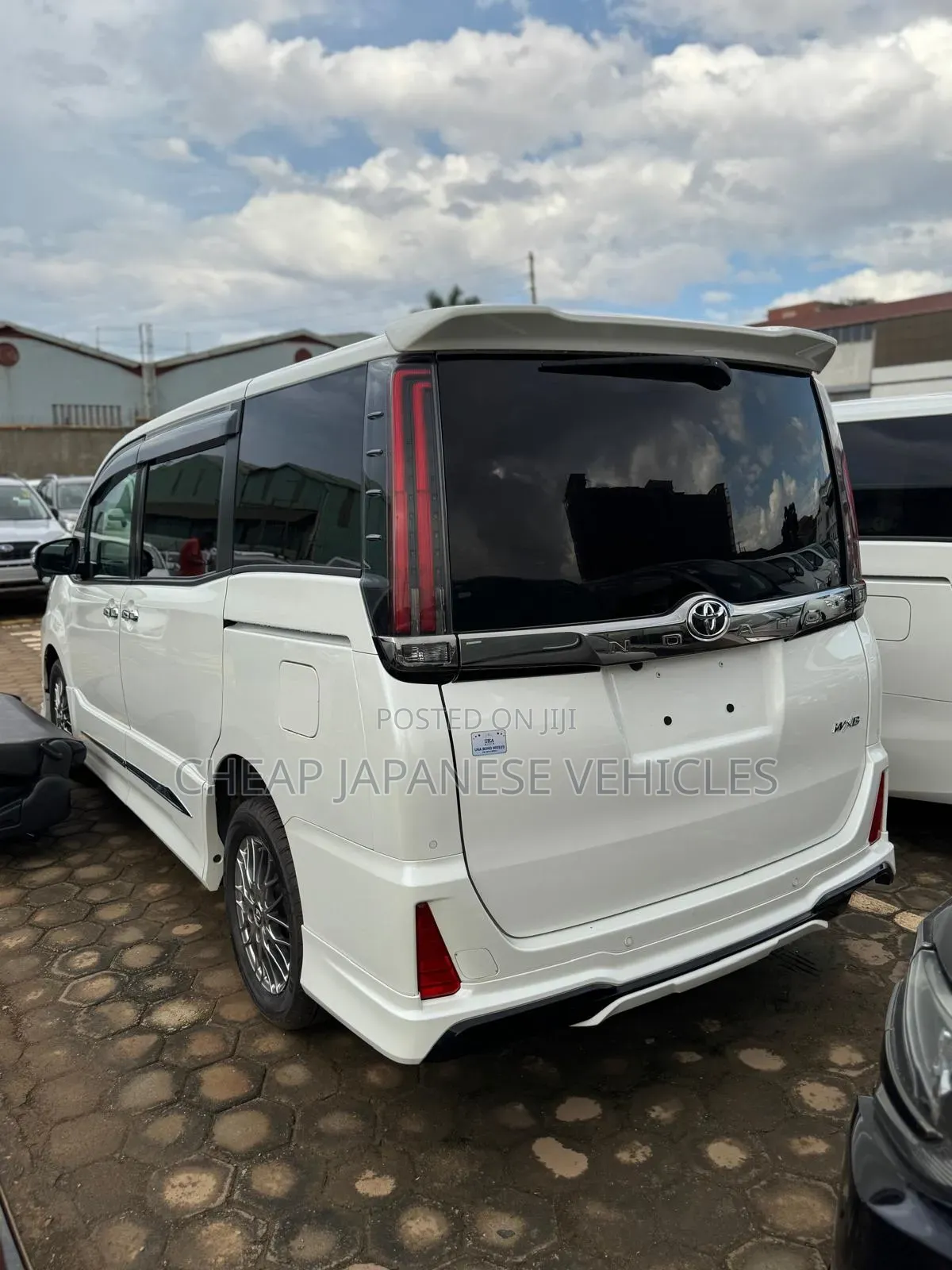 Toyota Noah 2.0 FWD (8 Seater) 2020 White