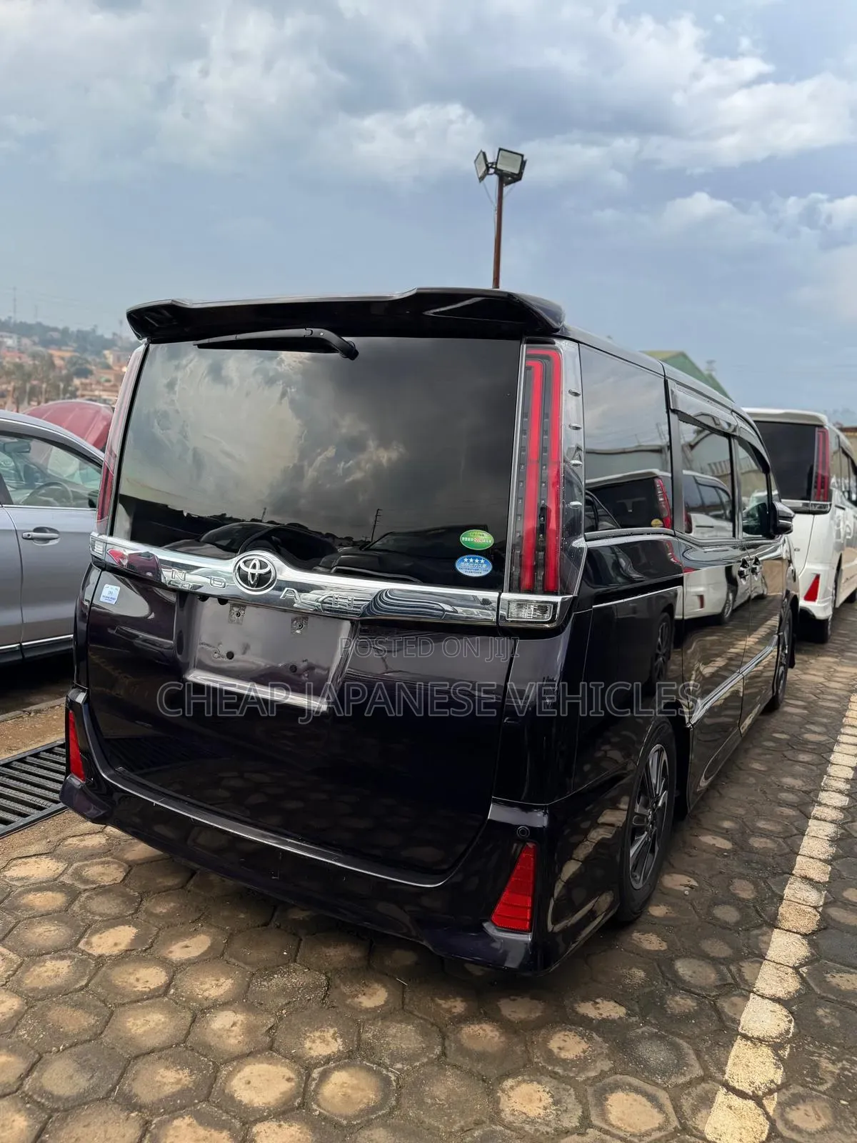 Toyota Noah 2.0 FWD (8 Seater) 2018 Brown