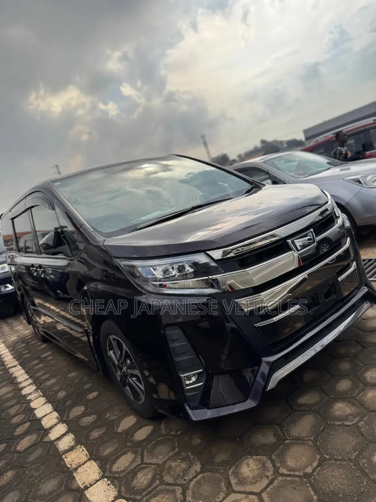 Toyota Noah 2.0 FWD (8 Seater) 2018 Brown