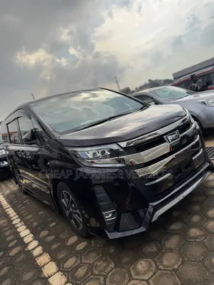 Toyota Noah 2.0 FWD (8 Seater) 2018 Brown