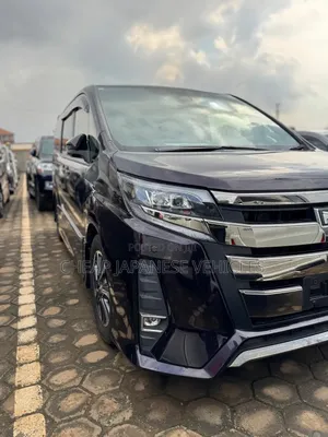Toyota Noah 2.0 FWD (8 Seater) 2018 Brown