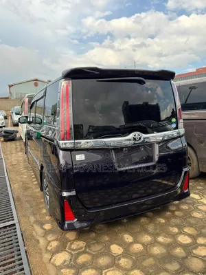 Toyota Noah 2.0 FWD (8 Seater) 2018 Brown