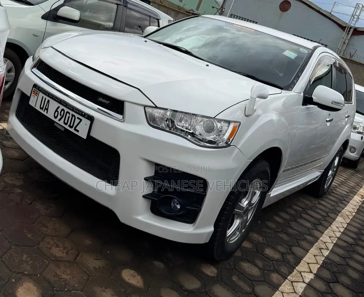 Mitsubishi Outlander 2012 White