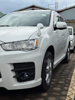 Mitsubishi Outlander 2012 White