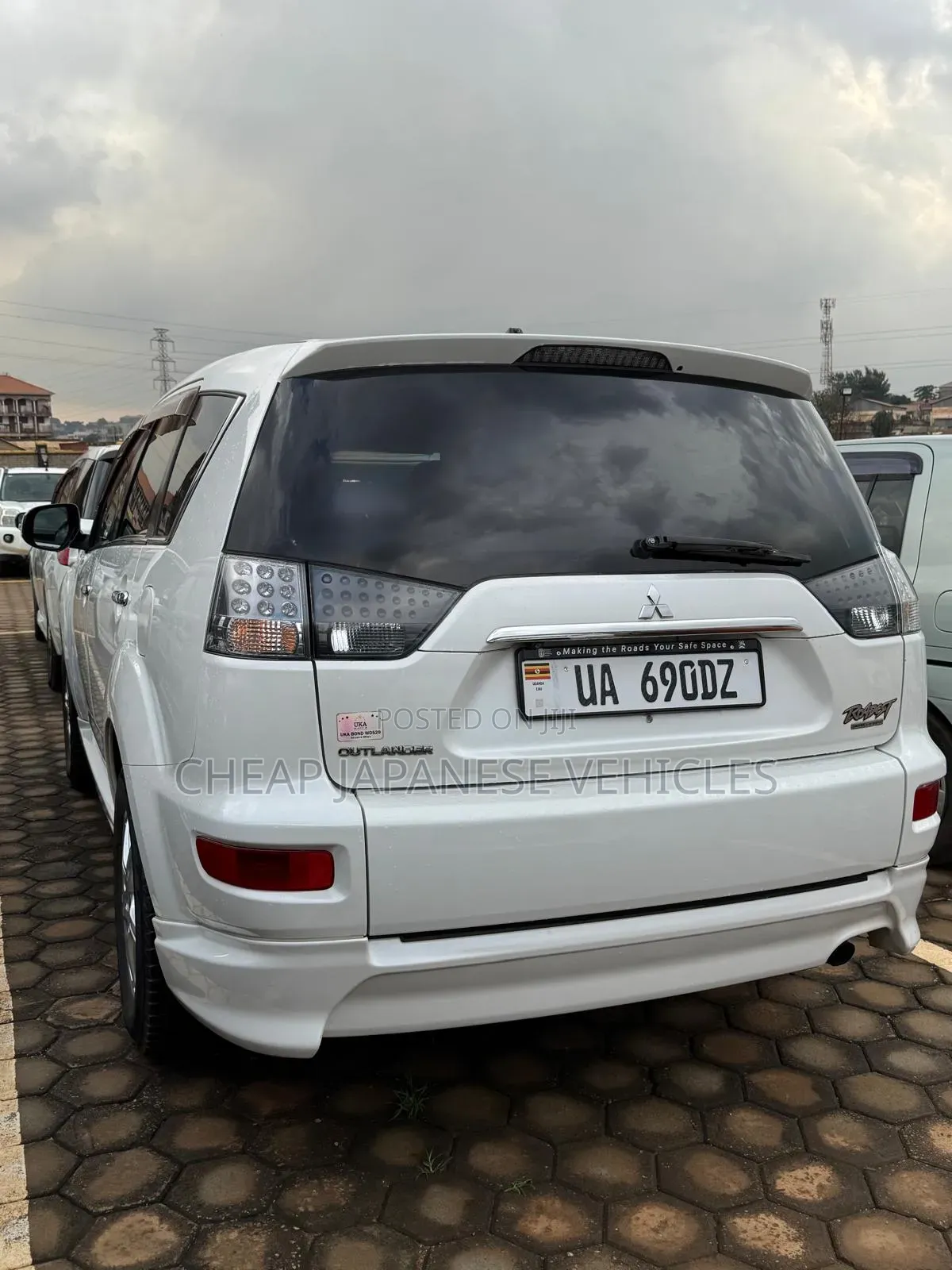 Mitsubishi Outlander 2012 White