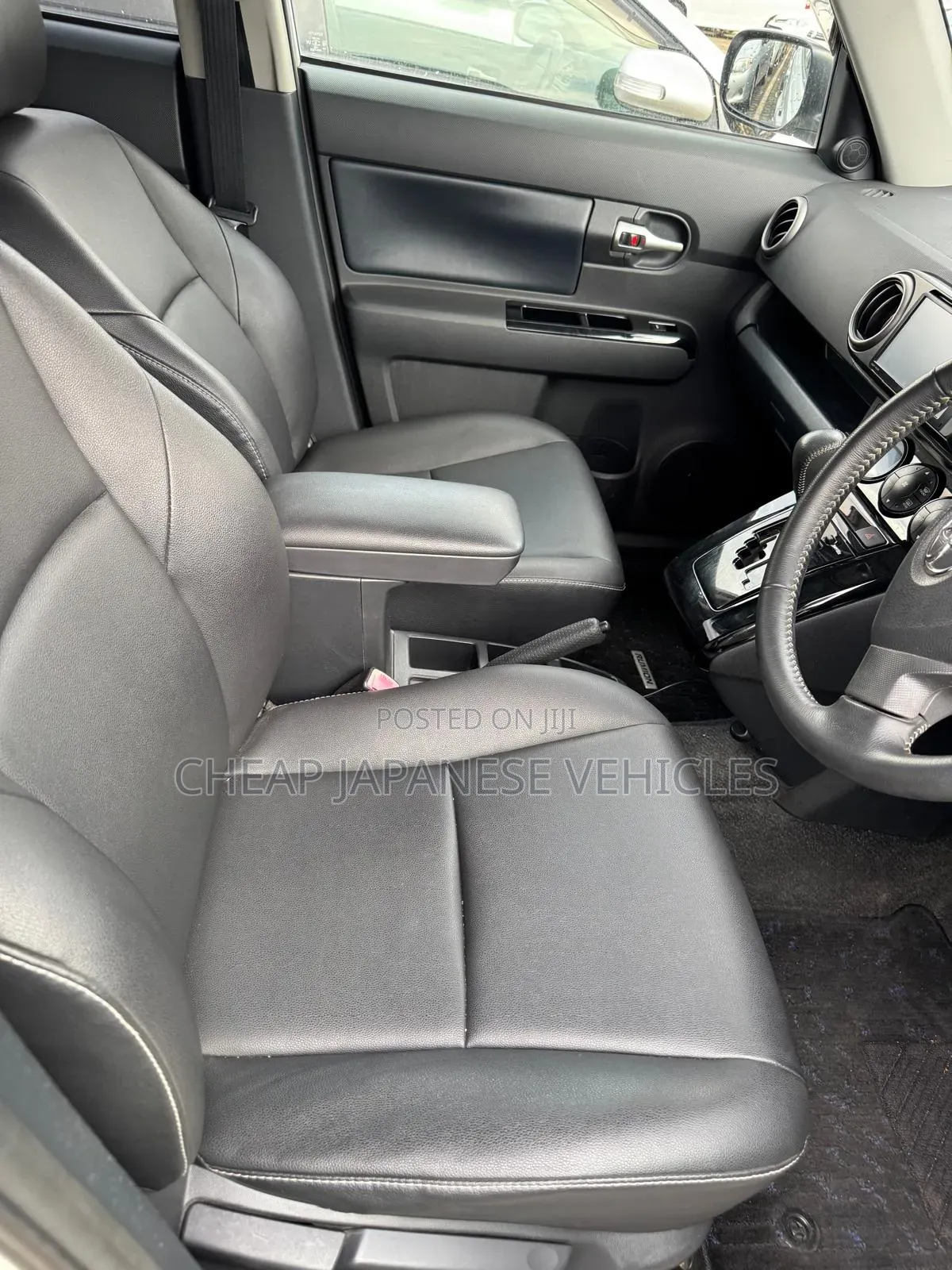 Toyota Corolla Rumion Hatchback 1.8 FWD 2012 Pearl