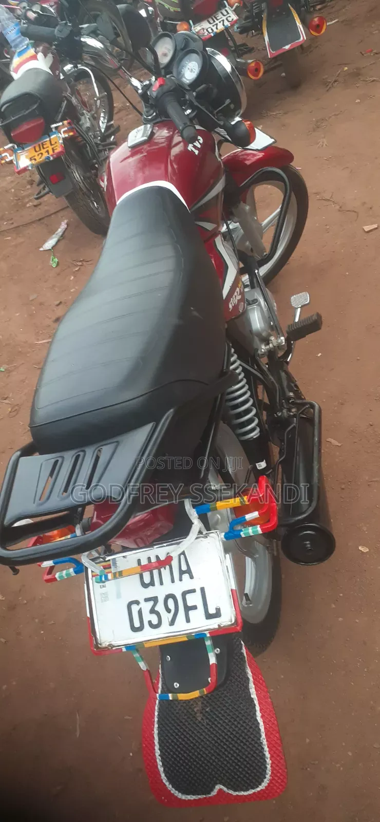 TVS HLX 125 2023 Red