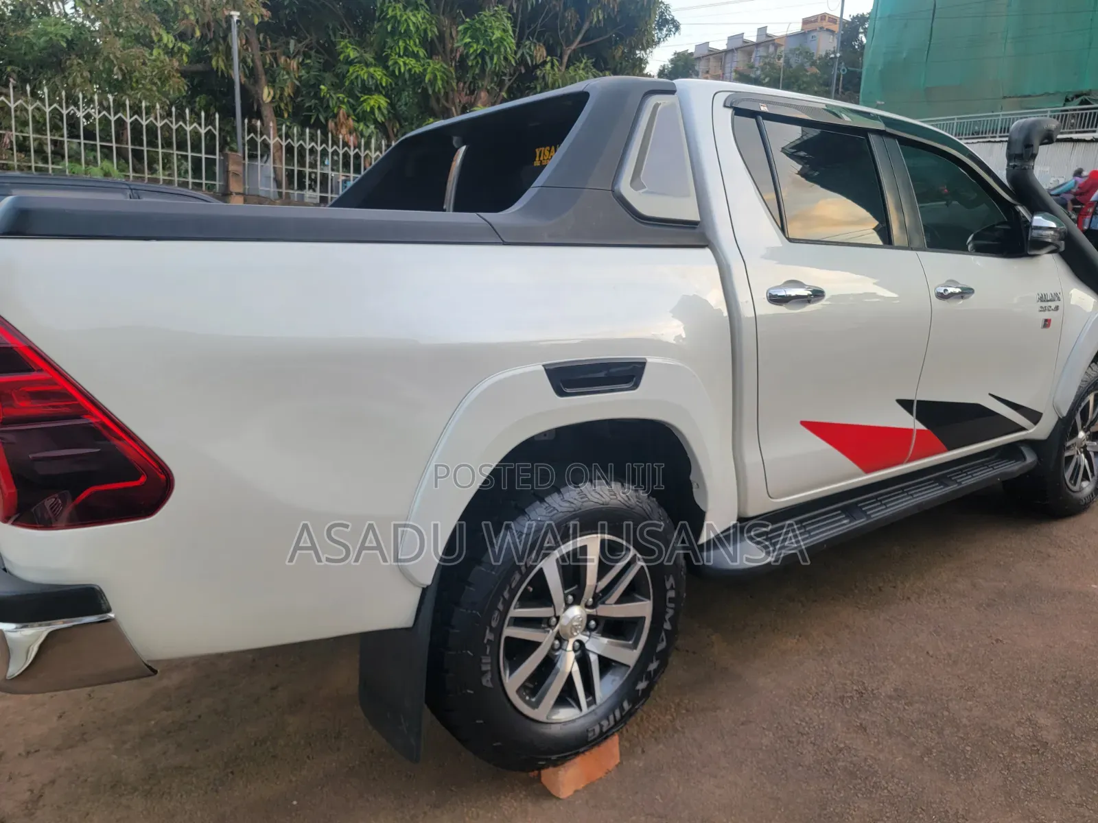 Toyota Hilux 2022 White