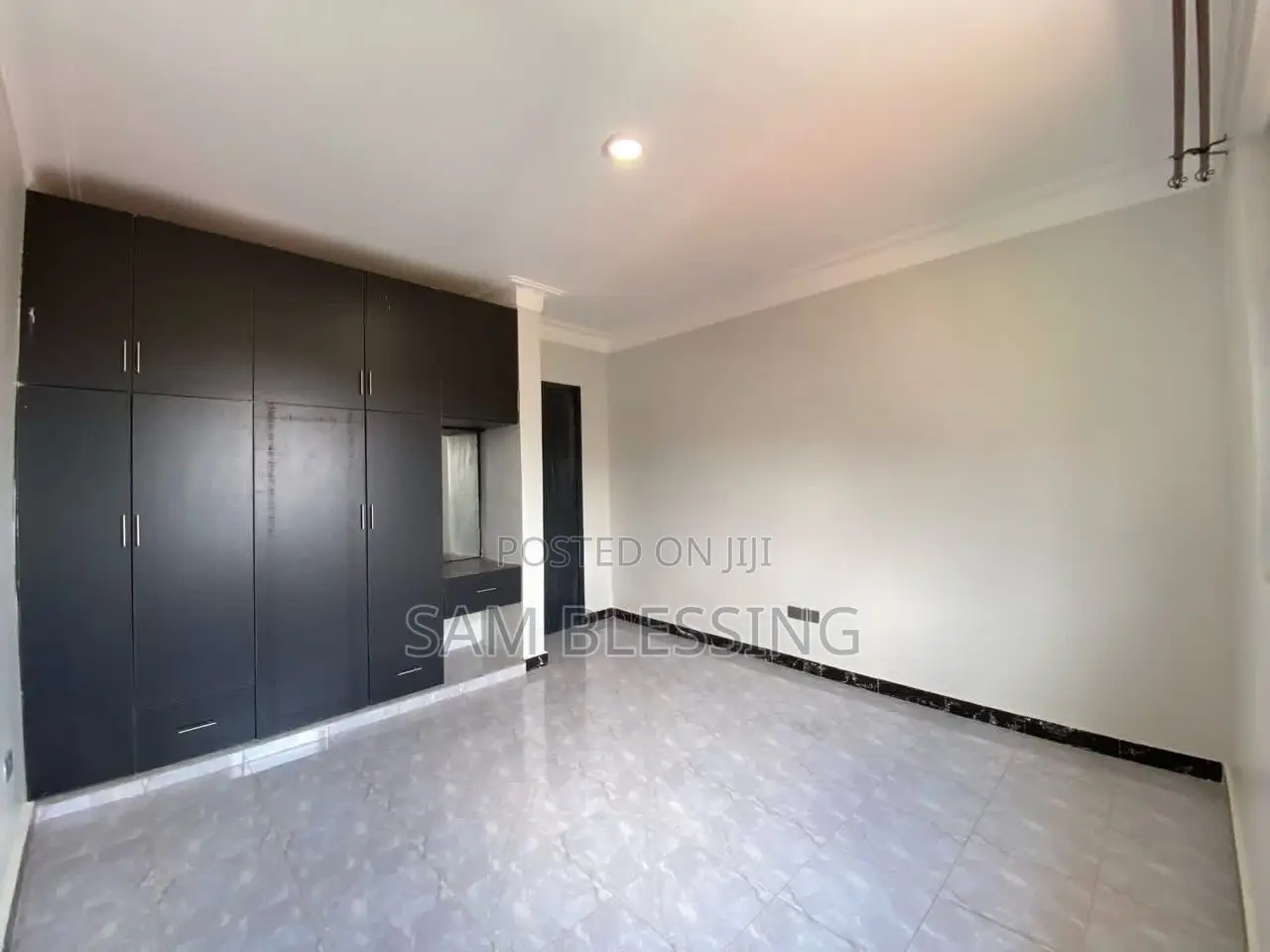 12bdrm Apartment in Kyanja, Central Division for sale