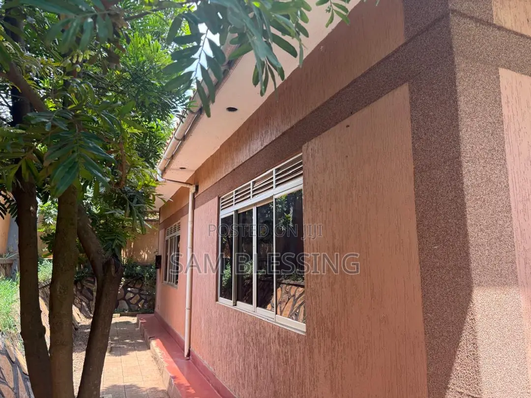 10bdrm Farm House in Mengo Kampala, Central Division for sale