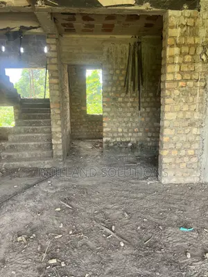 House On Sell At Namusera Hoima Road Njovu Estate