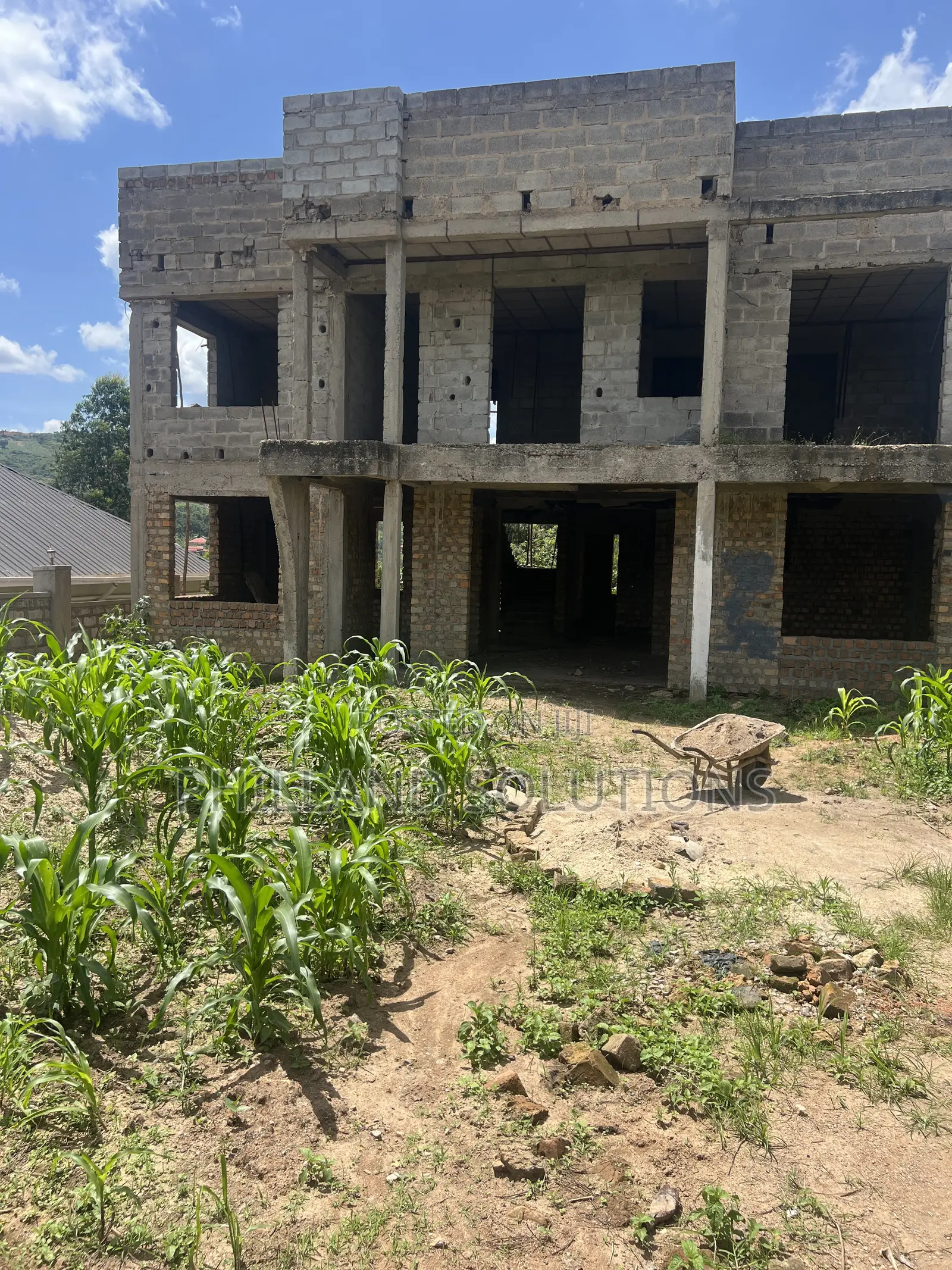 House On Sell At Namusera Hoima Road Njovu Estate
