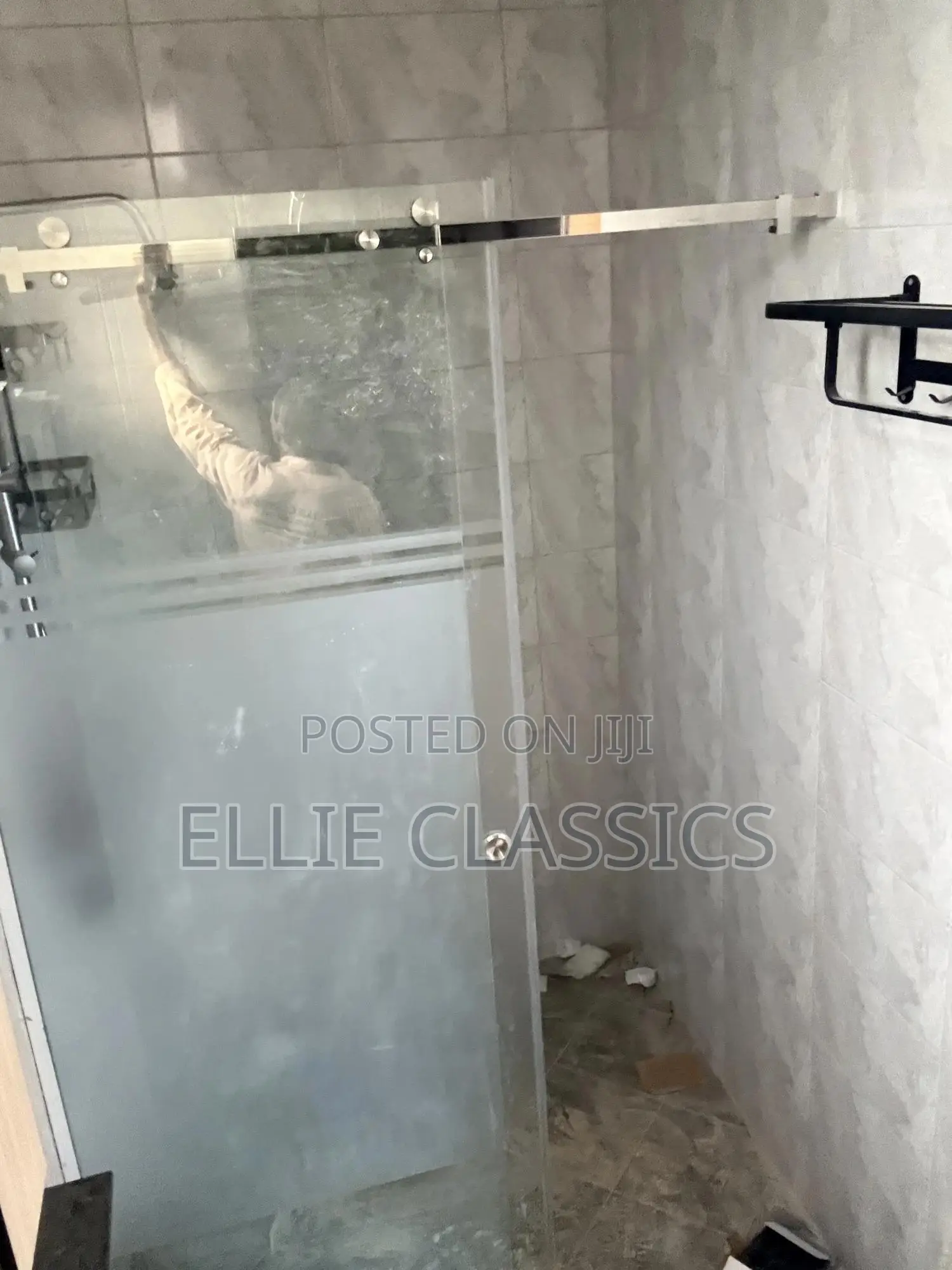 Straight Middle Frosted Shower Cabinet (Sliding)