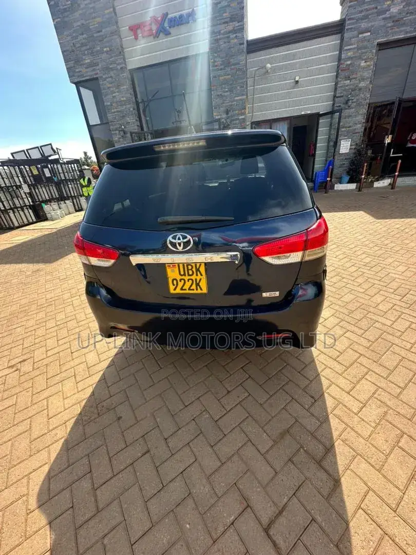 Toyota Wish 2010 Blue