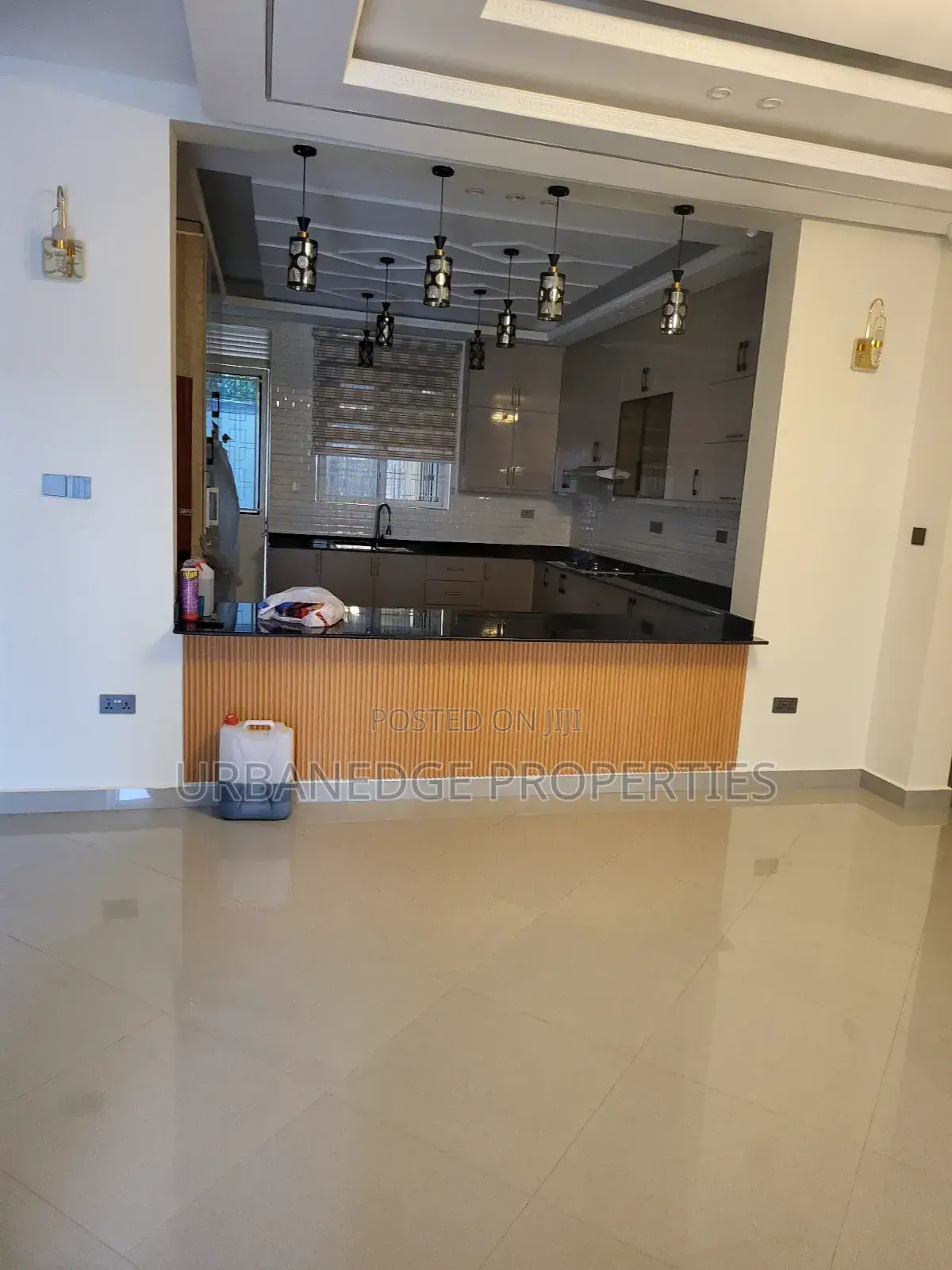5bdrm Mansion in Bunga, Central Division for rent