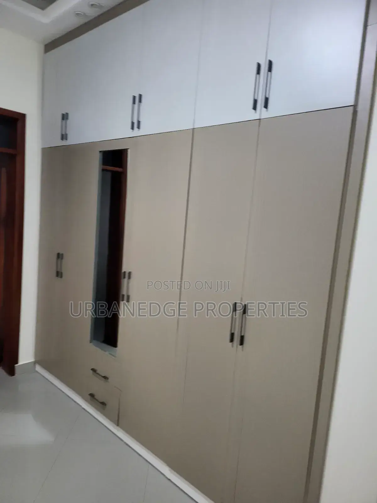 5bdrm Mansion in Bunga, Central Division for rent
