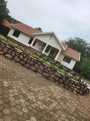 5bdrm Bungalow in Muyenga Bukasa, Central Division for rent