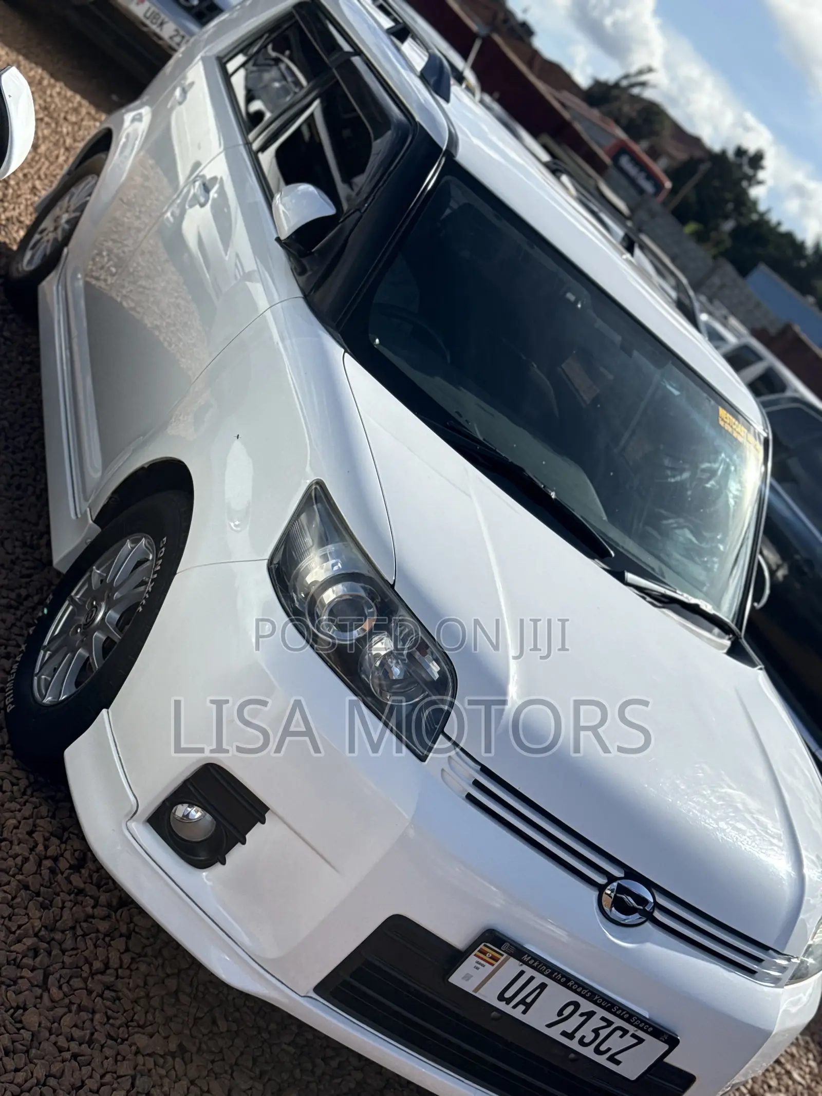 Toyota Corolla Rumion Hatchback 1.5 FWD 2011 White