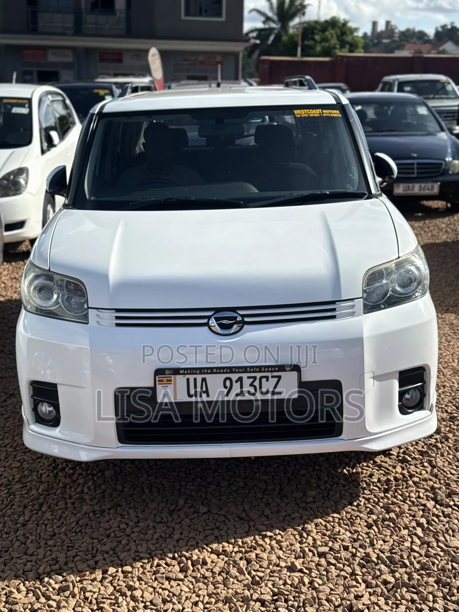 Toyota Corolla Rumion Hatchback 1.5 FWD 2011 White
