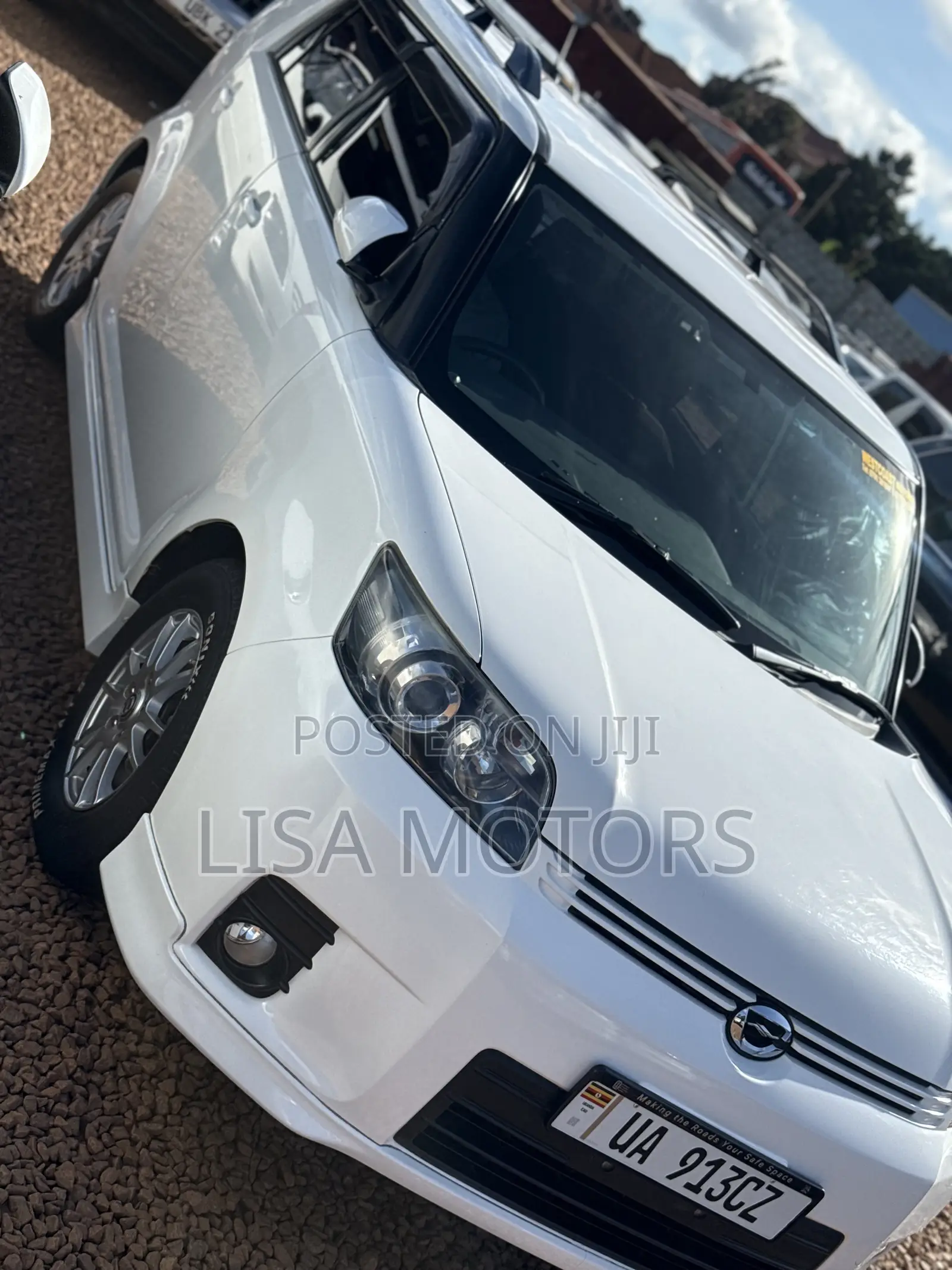 Toyota Corolla Rumion Hatchback 1.5 FWD 2011 White